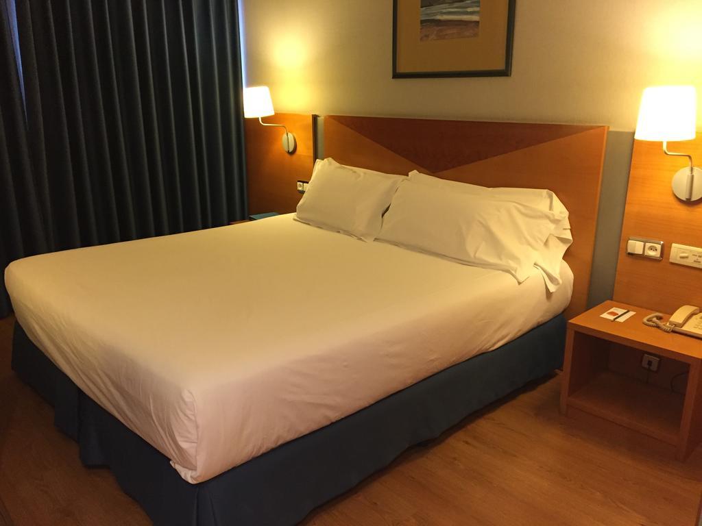 Oca Villa De Aviles Hotel Eksteriør bilde