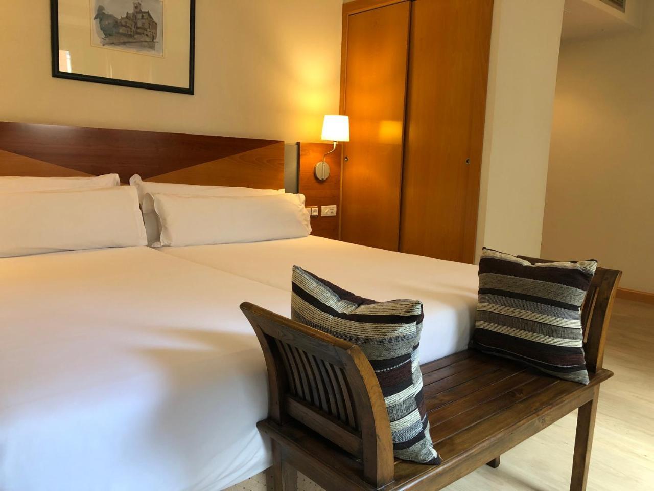 Oca Villa De Aviles Hotel Eksteriør bilde