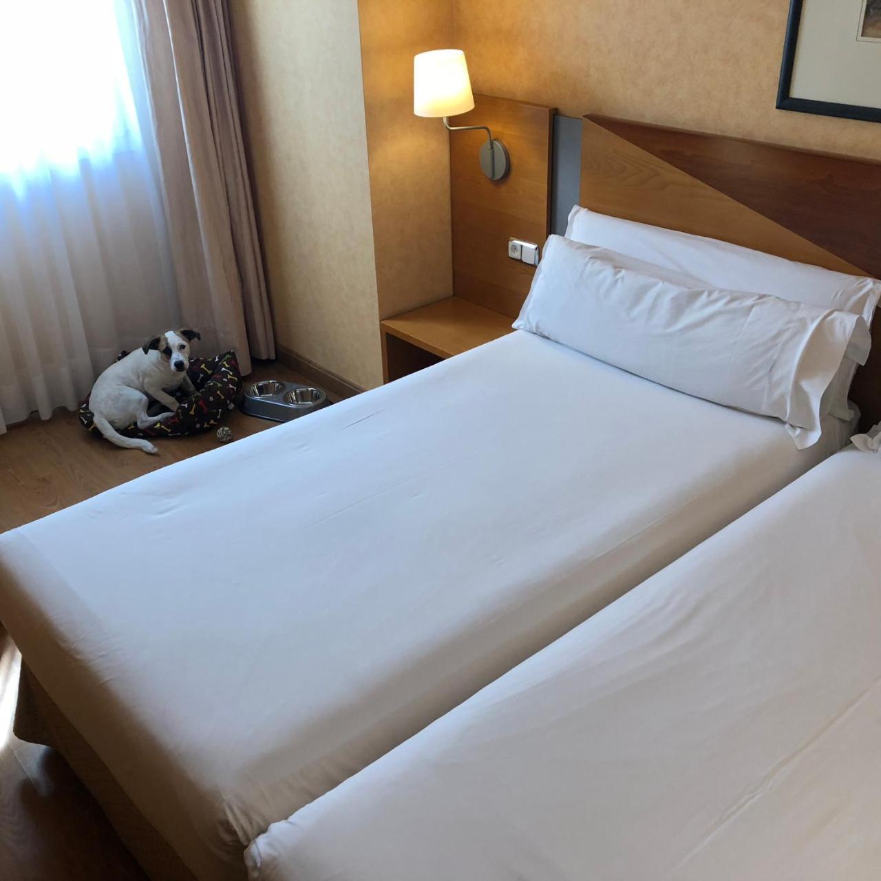 Oca Villa De Aviles Hotel Eksteriør bilde