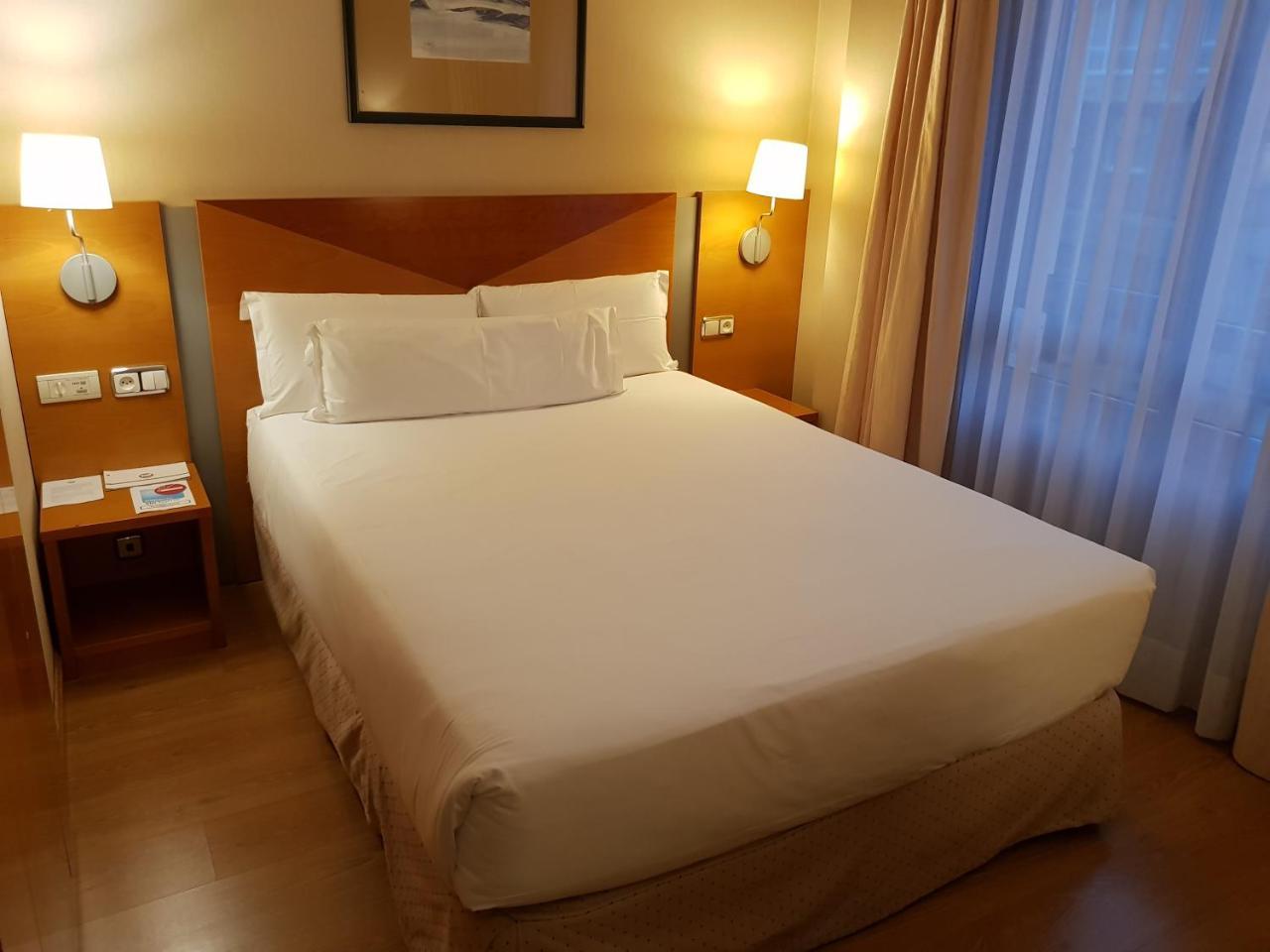 Oca Villa De Aviles Hotel Eksteriør bilde